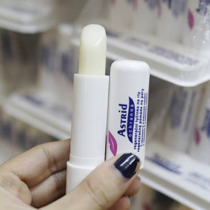 Son Astrid  dưỡng môi từ mỡ hươu vitamin E  Trang Điểm Đôi Môi-1