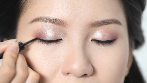 Bút Kẻ Mắt Nước Trang Điểm Đôi Mắt-1